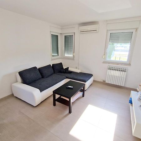 Apartments Vedran Пунат Екстериор снимка