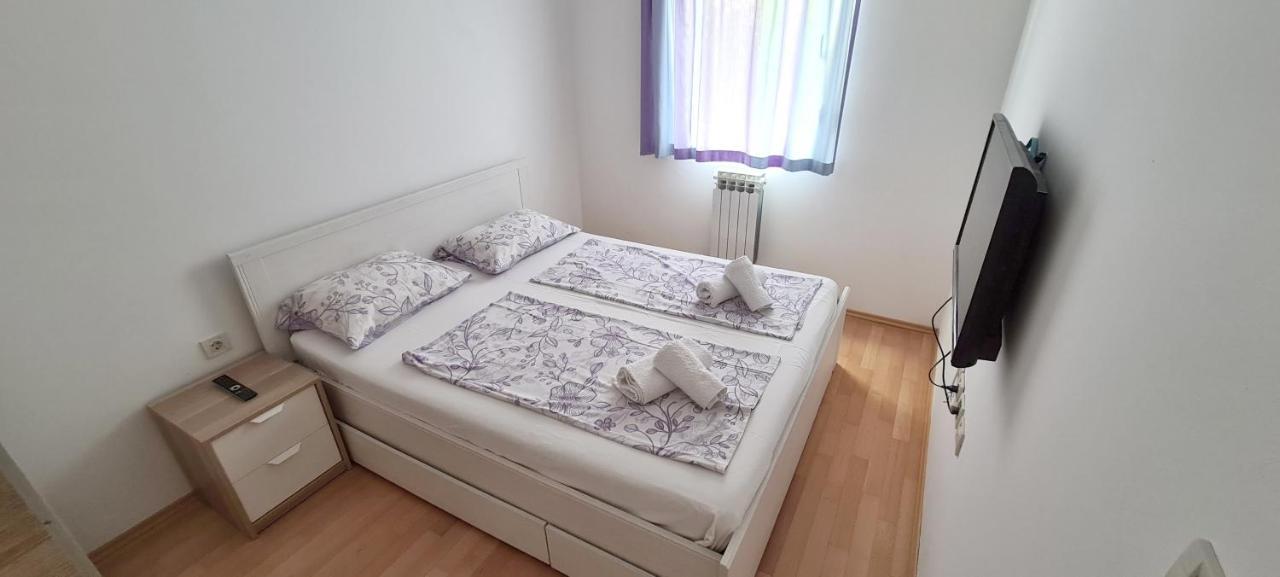 Apartments Vedran Пунат Екстериор снимка