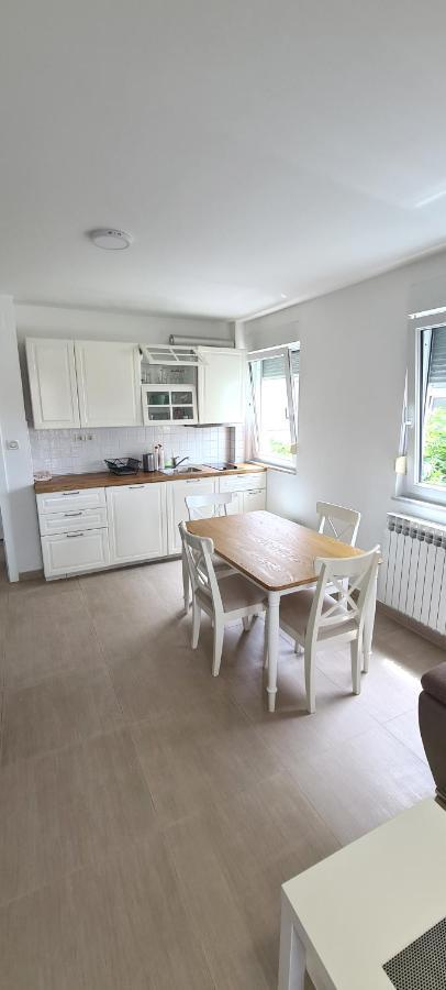 Apartments Vedran Пунат Екстериор снимка
