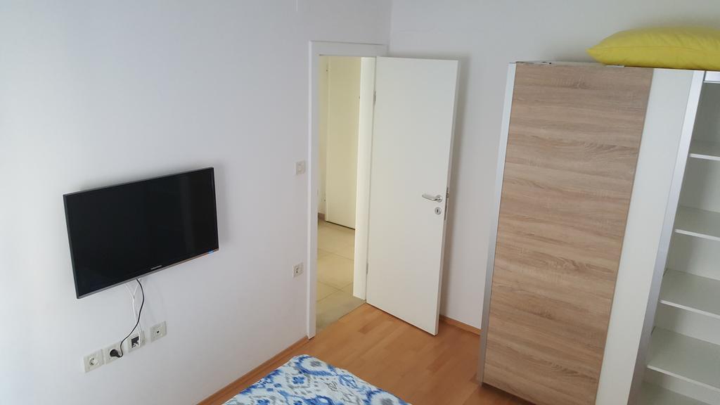 Apartments Vedran Пунат Екстериор снимка
